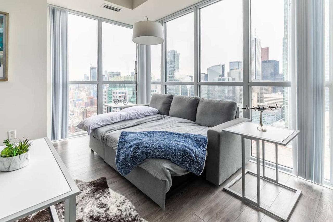 Вилла Stunning Views Of Downtown - Luxury High Rise With King Bed! Торонто Экстерьер фото