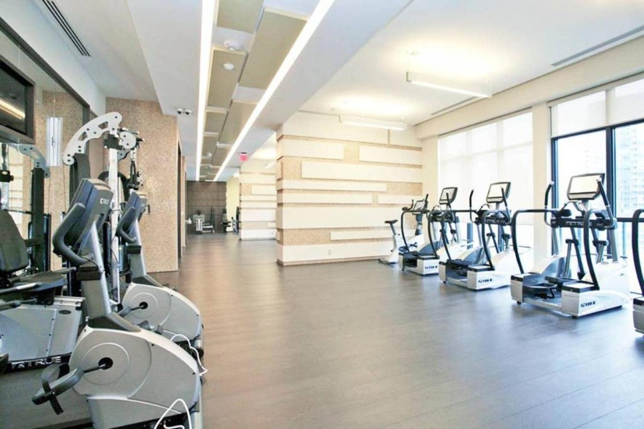 Вилла Stunning Views Of Downtown - Luxury High Rise With King Bed! Торонто Экстерьер фото