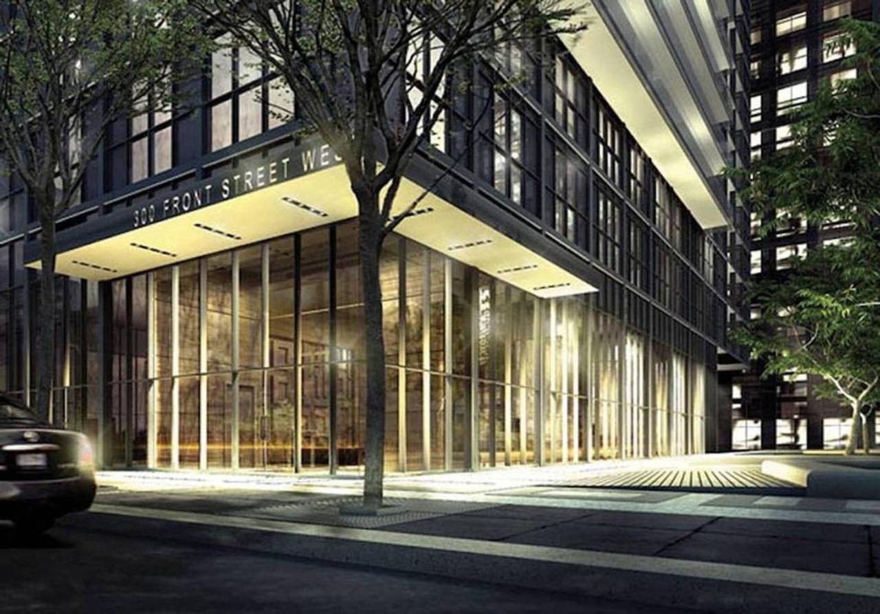 Вилла Stunning Views Of Downtown - Luxury High Rise With King Bed! Торонто Экстерьер фото